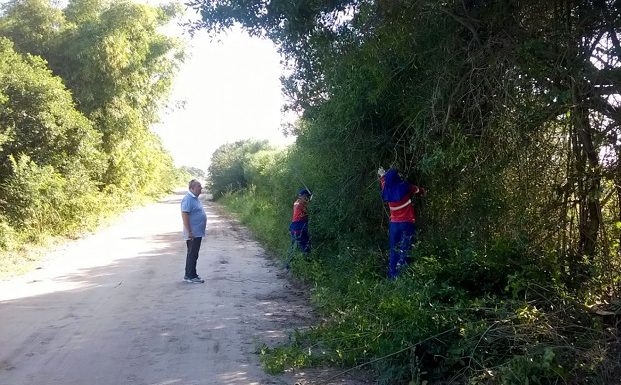 Prefeitura de SJB realiza limpeza e conservação de estradas vicinais