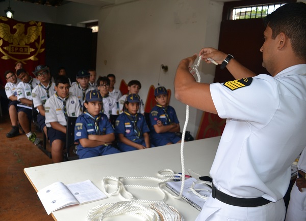 Curso de adestramento de arte marinheira em SJB
