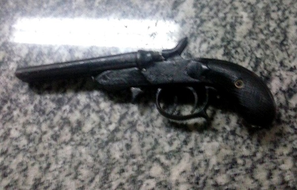 Homem preso com arma de fogo na cintura em Grussaí