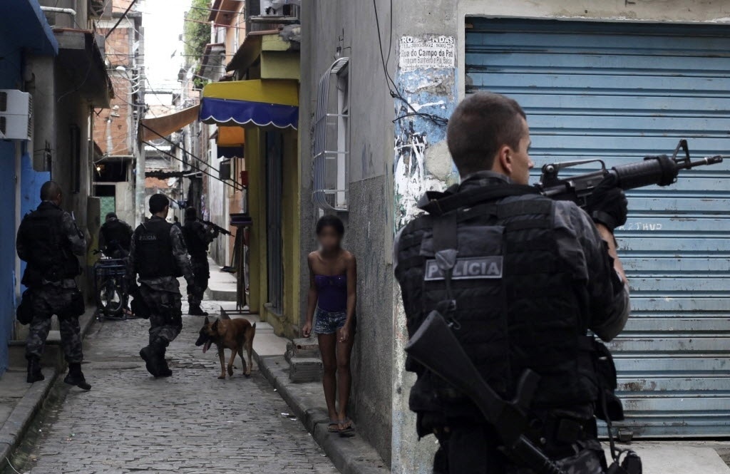 Operação em conjunto de favelas da Maré deixa mais de 11 mil alunos sem aulas