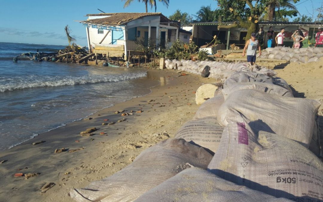 Prefeitura de SJB realiza trabalho emergencial de contenção do mar, em Atafona