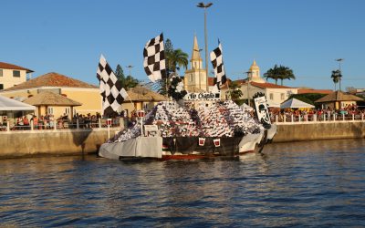 Criatividade no desfile fluvial de São João Batista, em SJB
