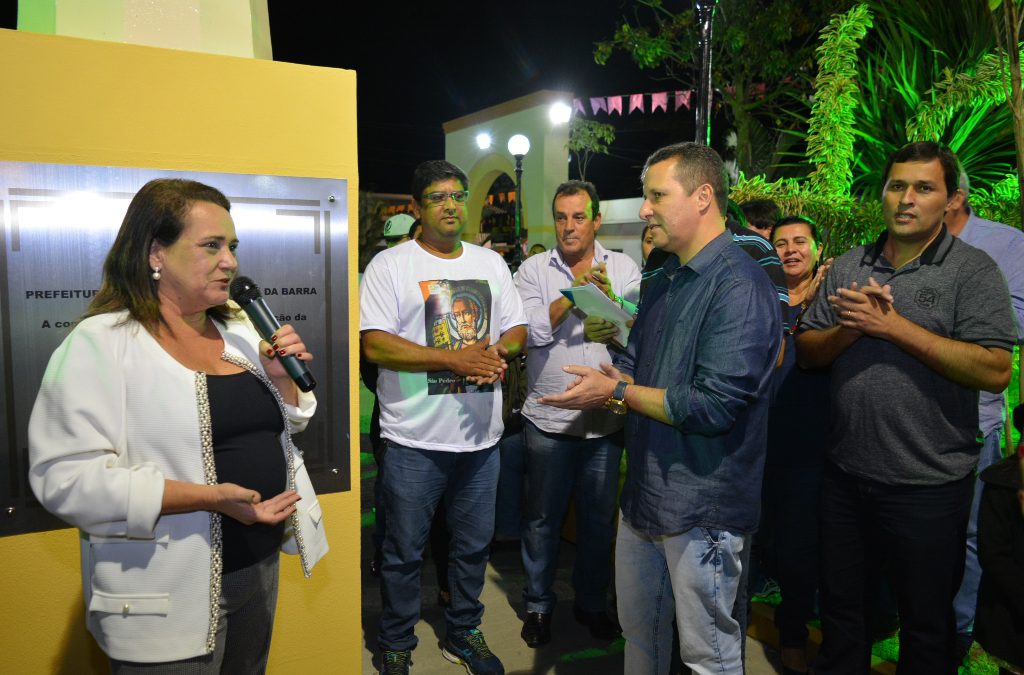Carla Machado inaugura reforma da Praça São Pedro, em SJB