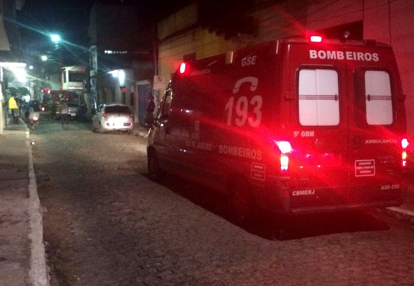 Princípio de incêndio em comércio no Centro de SJB mobiliza Bombeiros