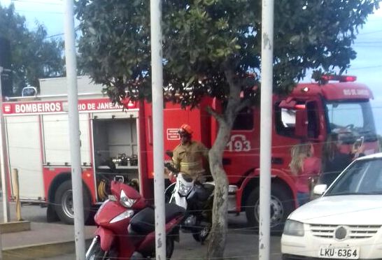 Princípio de incêndio em container da Prefeitura de SJB mobiliza Corpo de Bombeiros