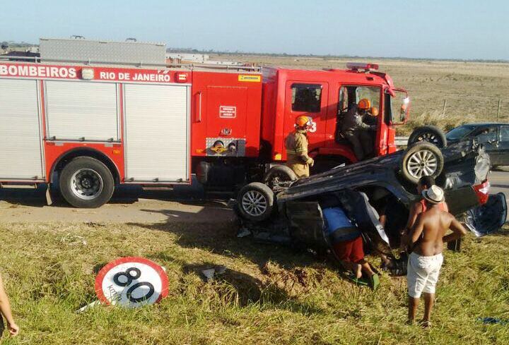 Capotamento na BR 356, em SJB, deixa homem ferido