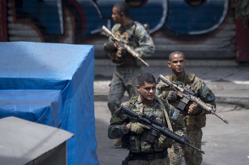 Megaoperação no Rio tem apoio de 1700 homens do Exército