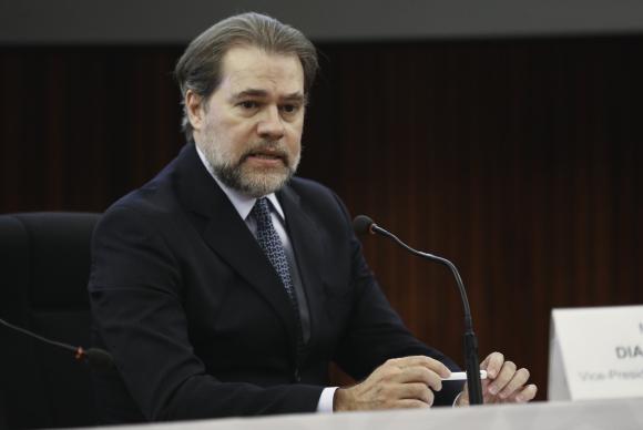 Ministro do STF nega liminar para soltar Picciani e Paulo Melo