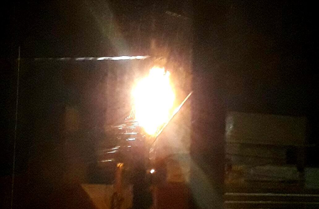 Chuva causa transtornos em SJB – Poste pega fogo e ruas sem energia