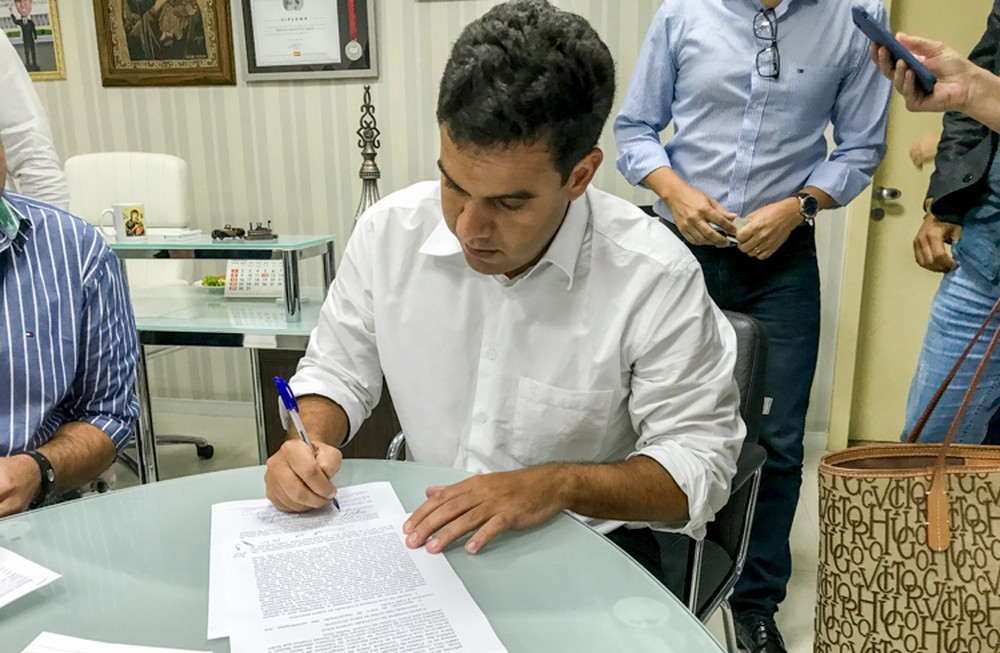 Prefeito de Campos é eleito novo presidente da Ompetro
