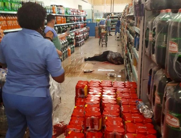Policial civil reage a assalto e é morto dentro de supermercado no Rio
