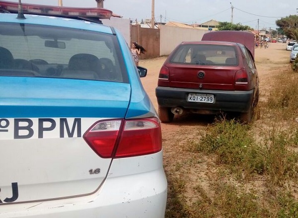 Carro furtado próximo ao Balneário de Atafona é encontrado abandonado em Grussaí