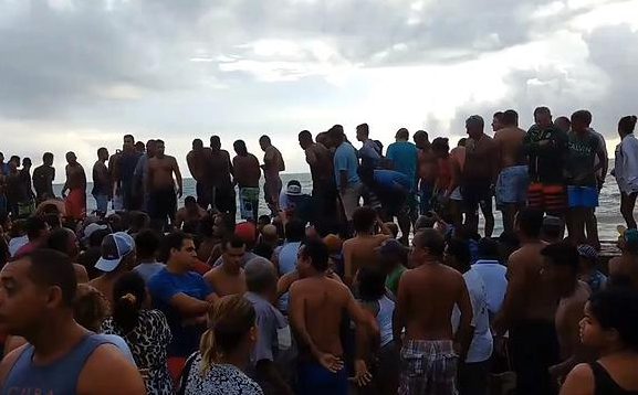 Queda de helicóptero da TV Globo deixa ao menos dois mortos no Recife
