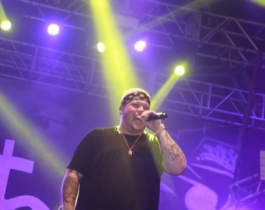 Balneário de Atafona lotado no show de Ferrugem