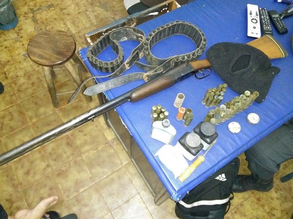 Polícia apreende arma e munições no Centro de SJB