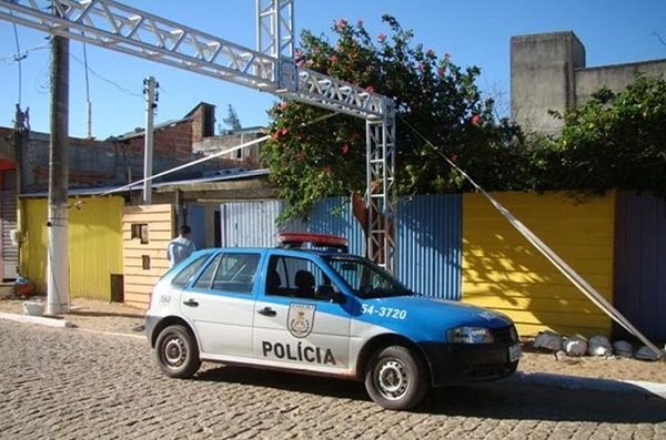 Homem esfaqueado e dois baleados em SFI