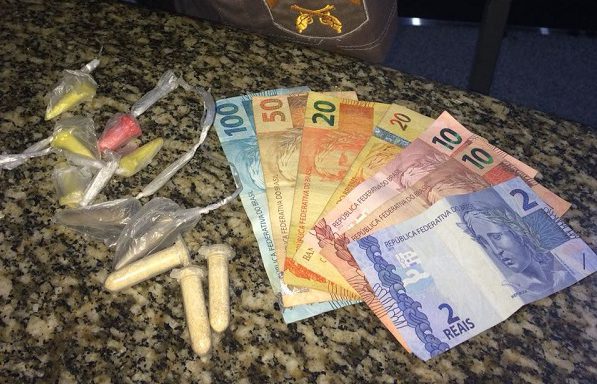 Homem preso em flagrante vendendo cocaína