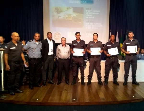 Policiais militares de SJB recebem diplomas por êxito em ocorrências