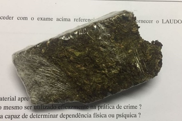 Homem autuado por embriaguez e posse de droga em SJB