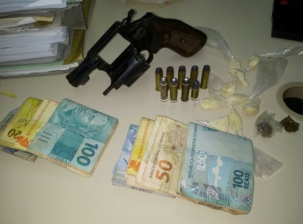 Homem preso e PM fecha casa usada como ponto de prostituição