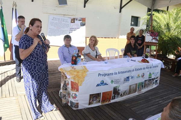 Artesãos sanjoanenses recebem Carteira Nacional