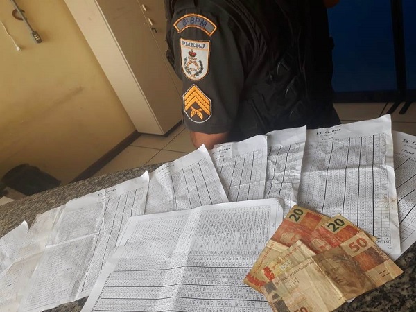 Homem detido com materiais de jogos de azar em SJB