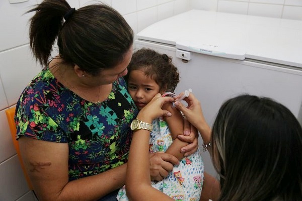 Ministério alerta para surtos de sarampo e risco de retorno da pólio