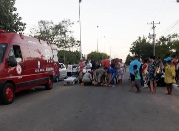 Mulher ferida após cair de bicicleta em SJB