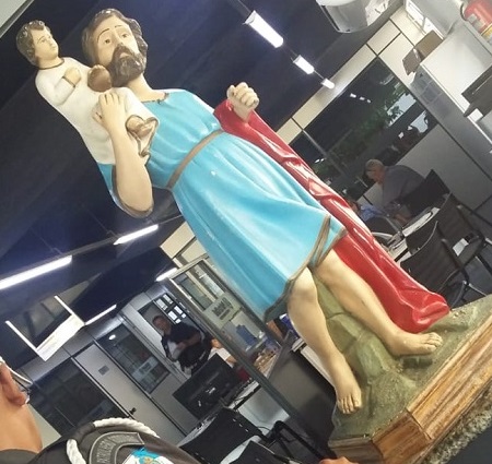 Homem detido após furtar imagem de São Cristóvão