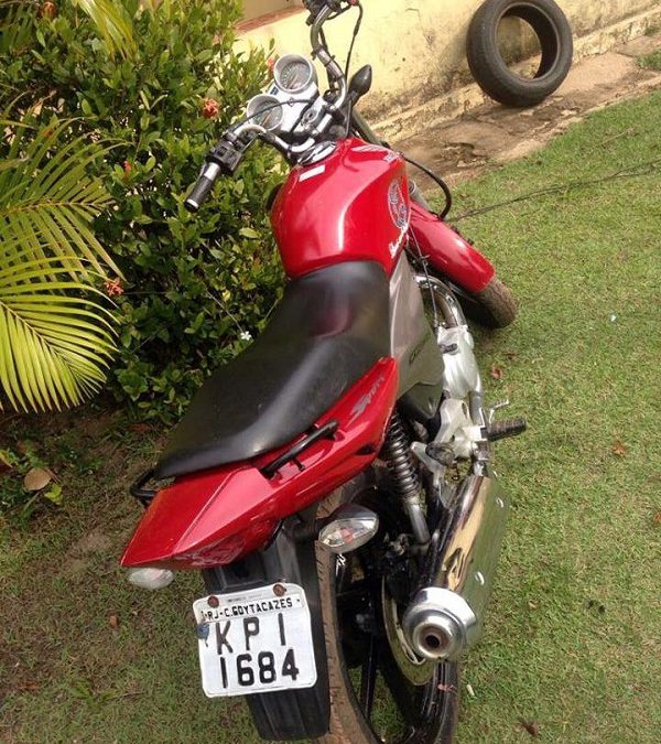 Motocicleta furtada dentro de casa noturna em SJB é encontrada pela PM