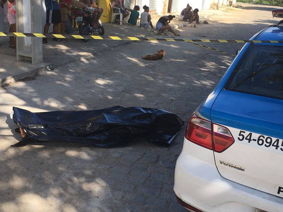 Homem assassinado com tiros na cabeça