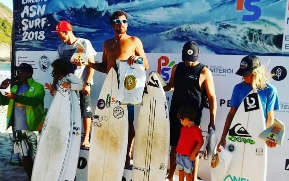 Sanjoanense conquista vice-campeonato no surf