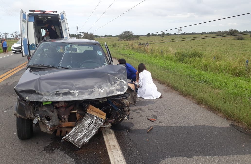 Colisão seguida de capotagem deixa feridos na BR 356, em SJB