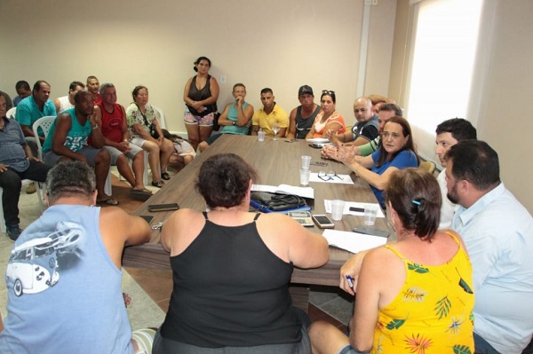 Prefeita Carla Machado se reúne com ambulantes para organização do verão 2019