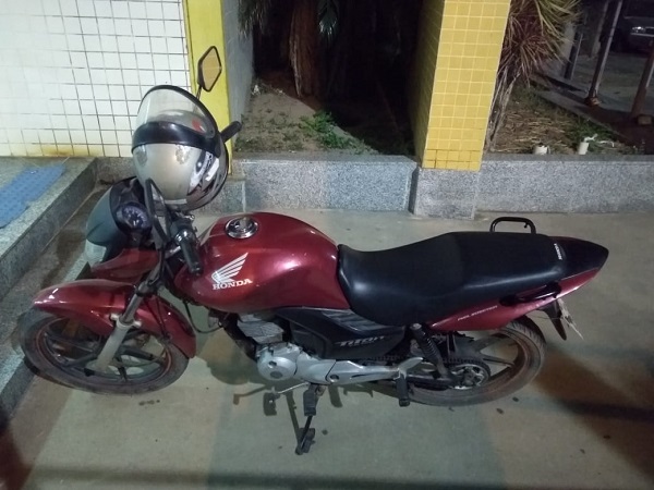 PM recupera motocicleta furtada em SJB