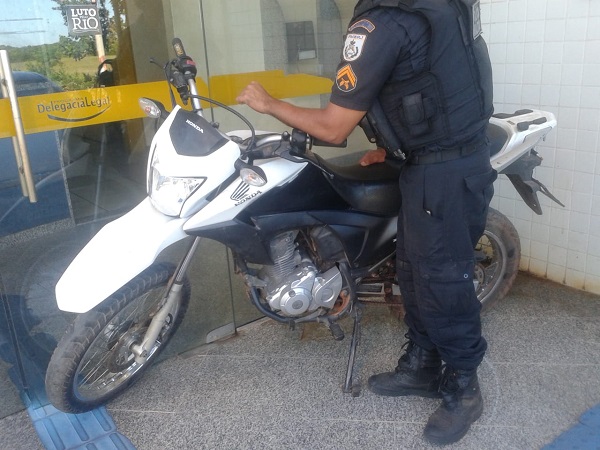 Motocicleta roubada é encontrada pela polícia em Grussaí