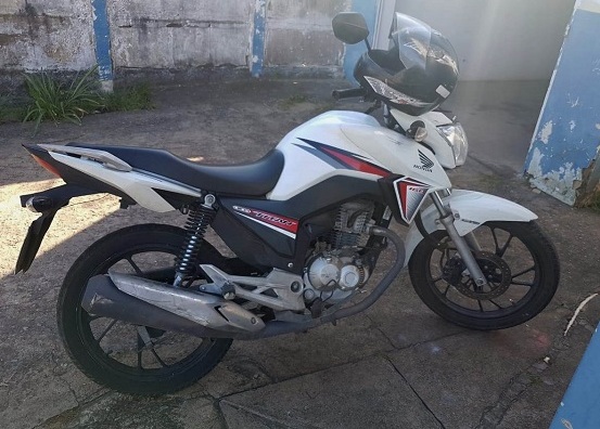 Perseguição policial termina com motocicleta apreendida no Centro de SJB