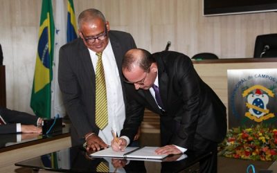 Fred Machado empossado presidente da Câmara de Campos