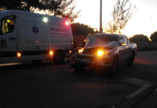 Motorista atropela e mata cavalo solto na BR 356, em SJB