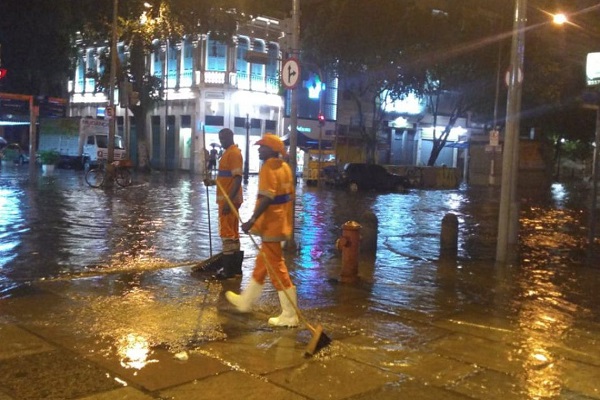 Em estágio de atenção, Rio tem chuva forte durante o dia