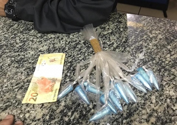 Adolescente acusado de troca de tiros é apreendido com cocaína em SJB