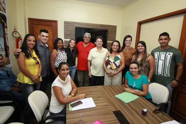 Prefeitura de SJB empossa mais seis servidores