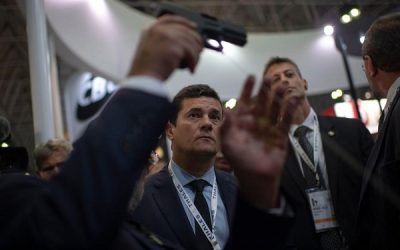 Moro diz que “policiais não precisam tomar tiro de fuzil para reagir”