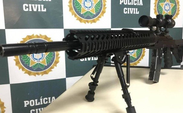 PM é preso no Rio negociando fuzil usado por atiradores de elite