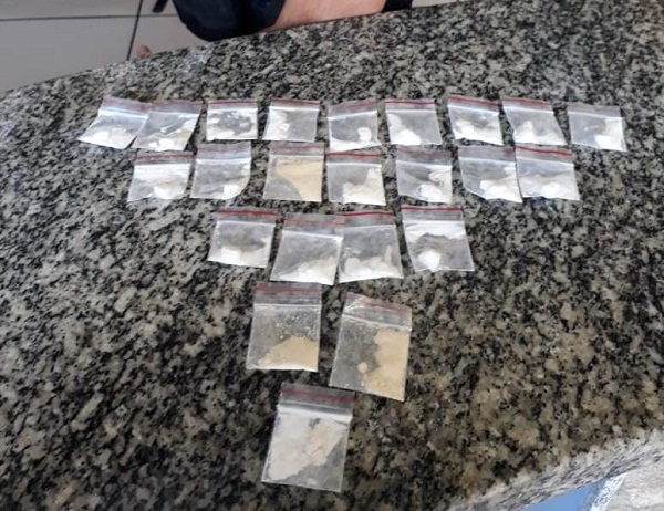 Dois detidos com cocaína em SJB