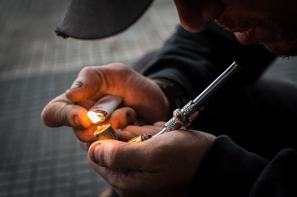 Publicada lei que trata de internação involuntária de usuário de droga