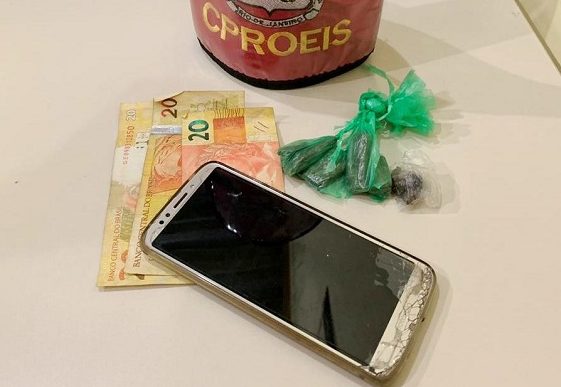 Adolescente apreendido com droga pelo Proeis em SJB