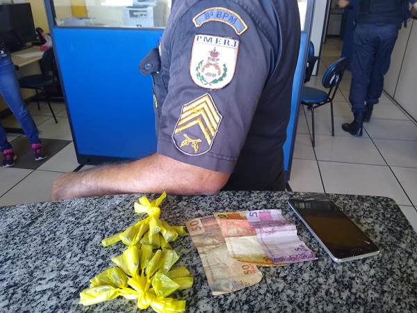 Adolescente apreendido e dois homens detidos com droga em SJB