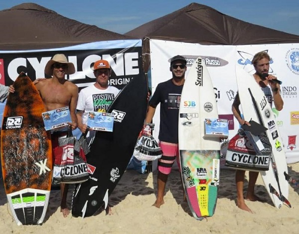 Surfistas de SJB se destacam em competição no Rio