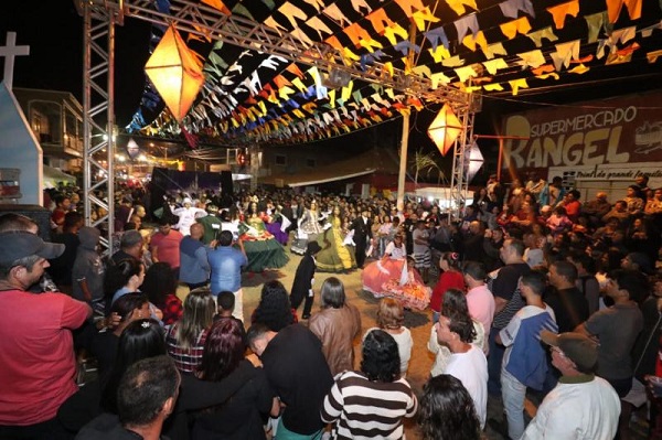 Forró e quadrilha na primeira noite do Festival Julino do Açu